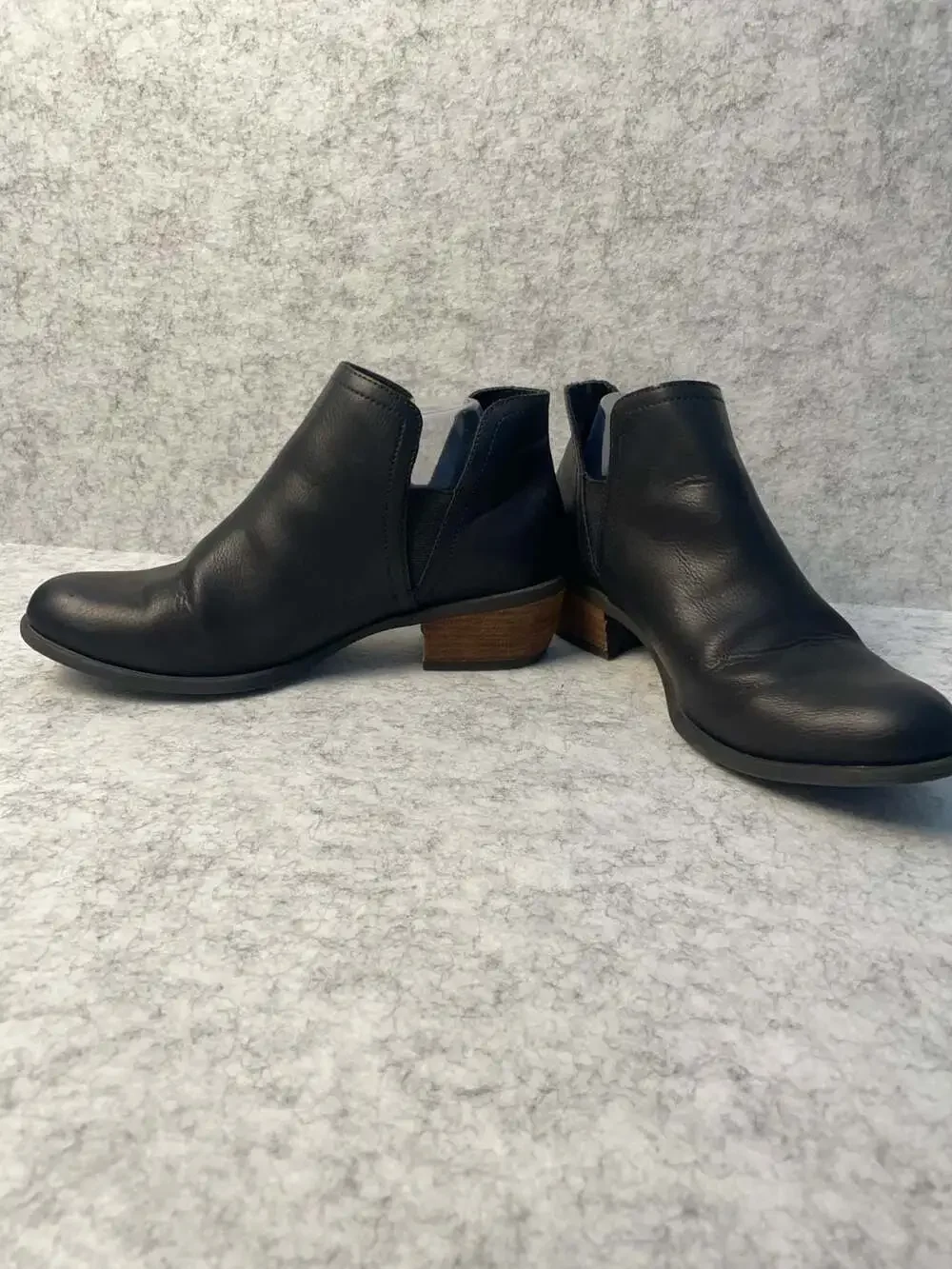 BØRN Black Faux Leather Cutout Ankle Boots Size 9M
